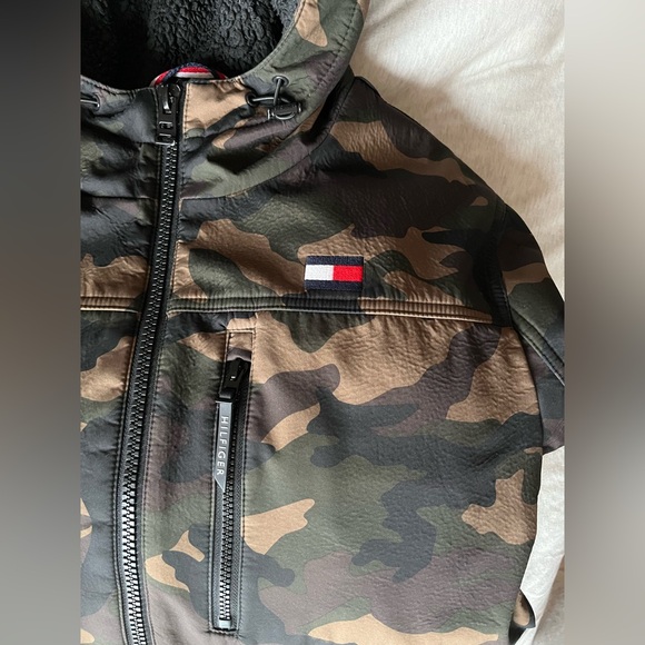 Tommy Hilfiger Men’s L Sherpa-lined Camo Jacket - Picture 4 of 11
